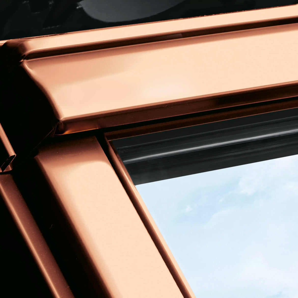 134x140 cm VELUX GGU UK08 0170 Manual Centre-Pivot Roof Window | White Polyurethane Maintenance Free | Double Glazed.