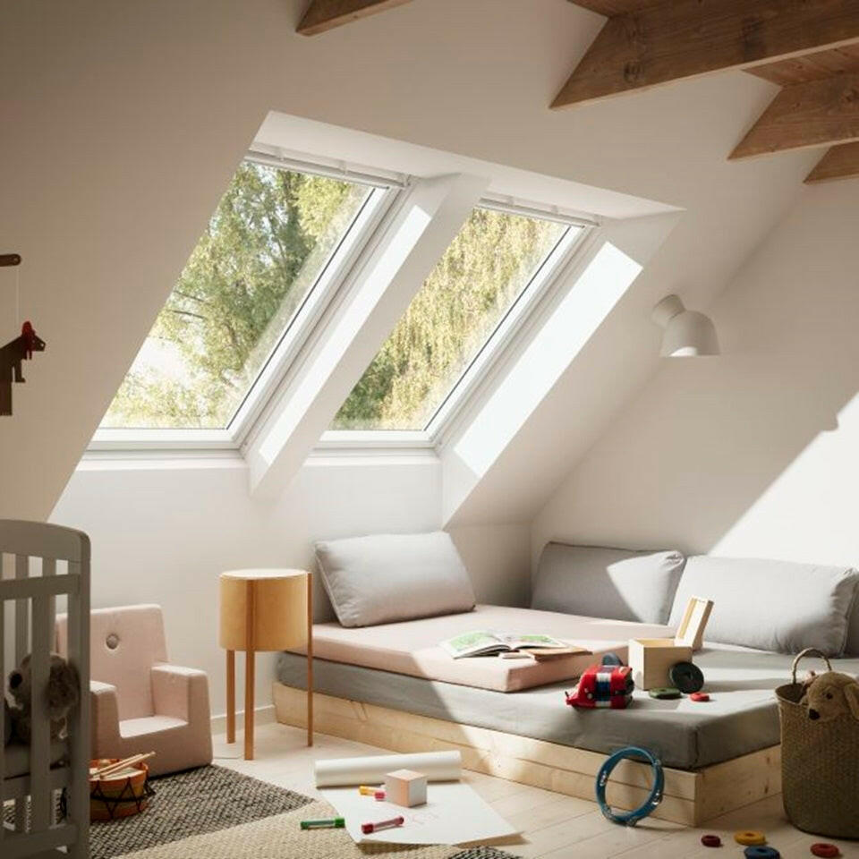 114x140 cm VELUX GGU SK08 0370 Manual Centre-Pivot Roof Window | White Polyurethane Maintenance Free | Double Glazed.