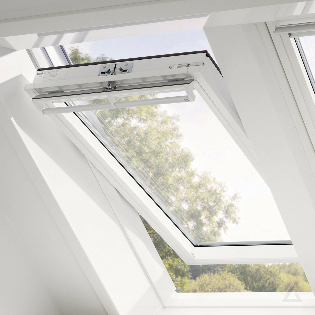 94x160 cm VELUX GGU PK10 0170 Manual Centre-Pivot Roof Window | White Polyurethane Maintenance Free | Double Glazed.